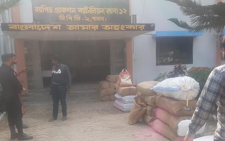 পাবনায় দুই বিড়ি ফ্যাক্টরীর ম্যানেজার আটক, মালিকের বিরুদ্ধে মামলা